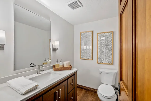 $1,699,000 | 2045 Lost Dauphin Road, De Pere, WI 54115