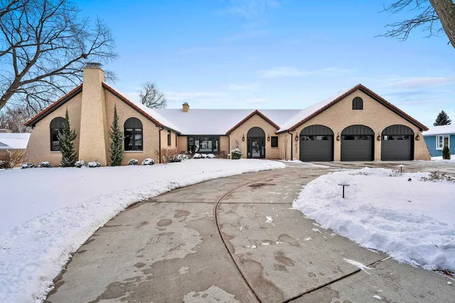 $1,699,000 | 2045 Lost Dauphin Road, De Pere, WI 54115