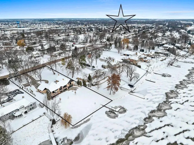 $1,699,000 | 2045 Lost Dauphin Road, De Pere, WI 54115