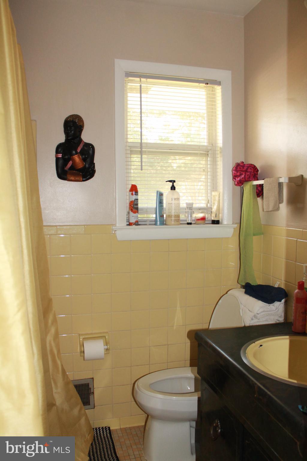 8420 Fort Foote Road Fort Washington, MD 20744 - Photo 22 of 30 Bath (Master)