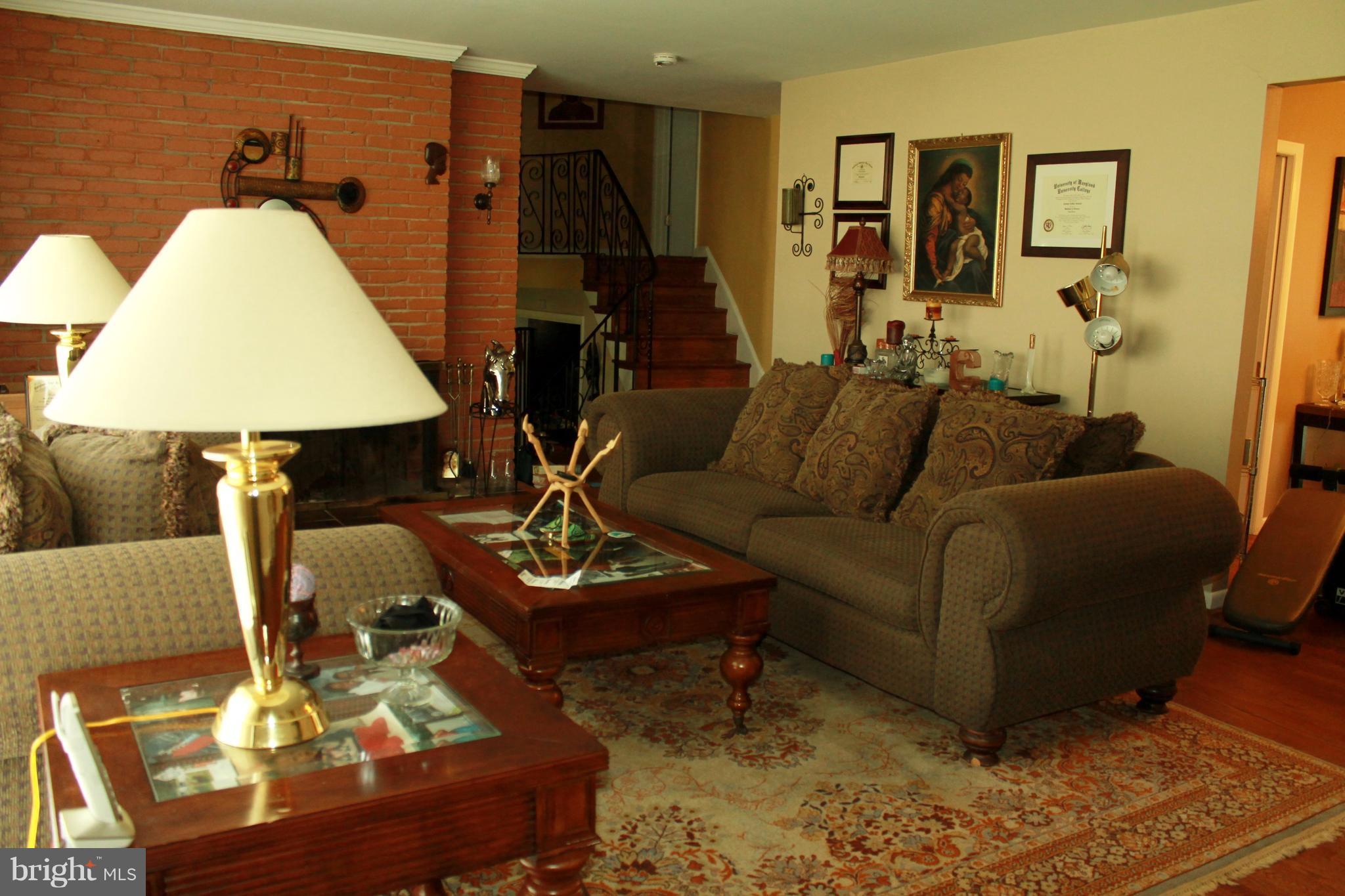 8420 Fort Foote Road Fort Washington, MD 20744 - Photo 9 of 30 Living Room