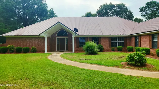 $330,000 | 744 Fred Holdiness Road, Noxapater, MS 39346