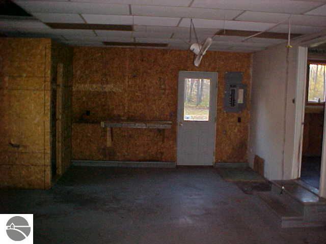 6524 Shellenbarger Road Hale, MI 48739 - Photo 5 of 13 1750853-4.JPG