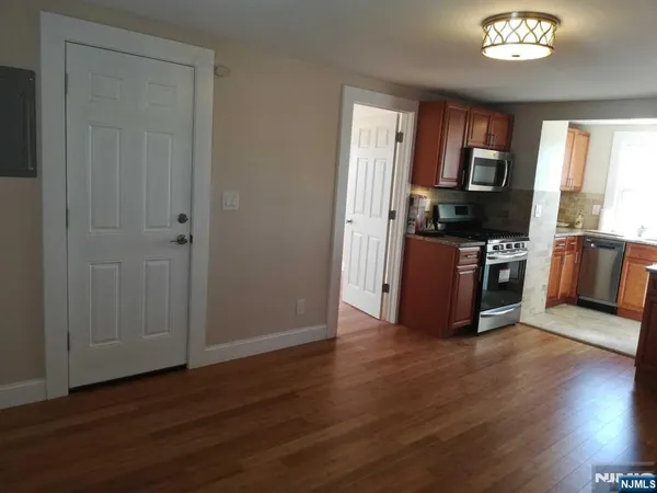 $1,900 | 57 Stein Avenue, Unit 3, Wallington, NJ 07057