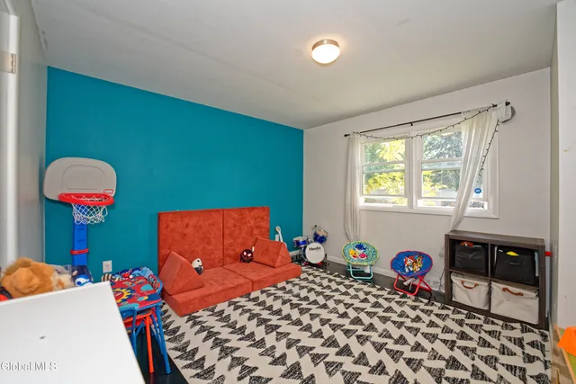 $275,000 | 9 Pompano Drive, Troy, NY 12182