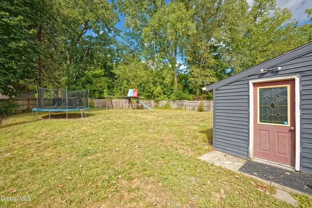 $275,000 | 9 Pompano Drive, Troy, NY 12182