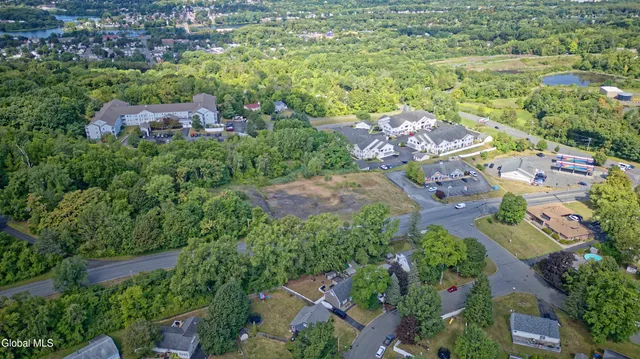 $289,900 | 9 Pompano Drive, Troy, NY 12182