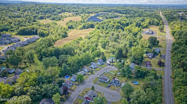 $289,900 | 9 Pompano Drive, Troy, NY 12182