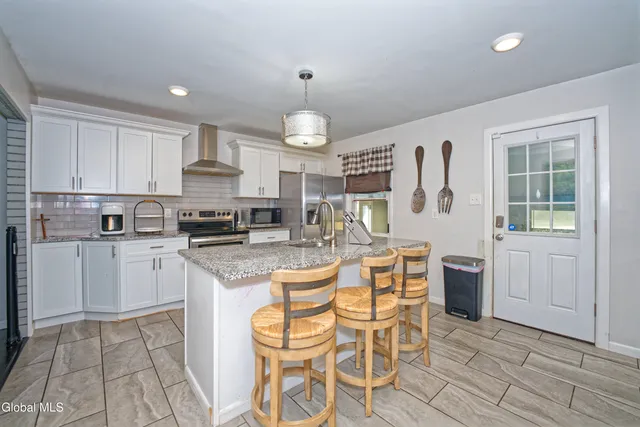 $289,900 | 9 Pompano Drive, Troy, NY 12182