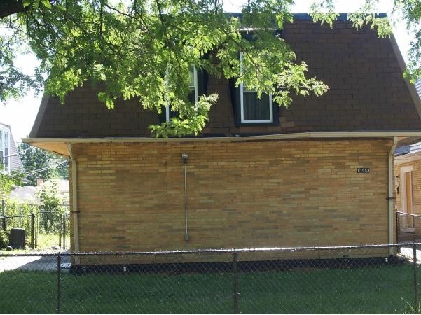 11553 South Racine Avenue Chicago, IL 60643 - Photo 1 of 2 a view of a garden