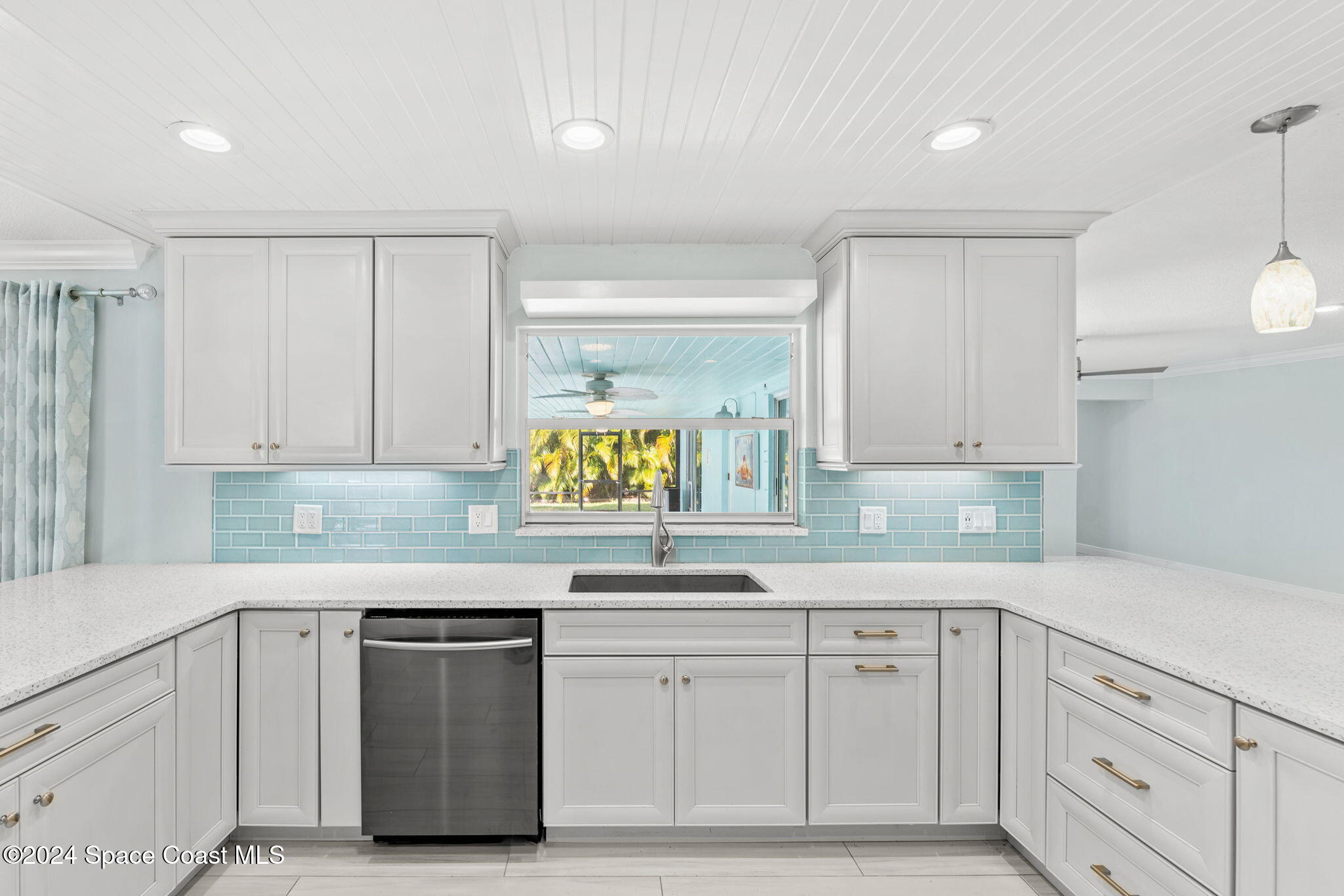 740 Oak Ridge Drive Indialantic, FL 32903 - Photo 10 of 37 740 Oak Ridge Dr. (16)
