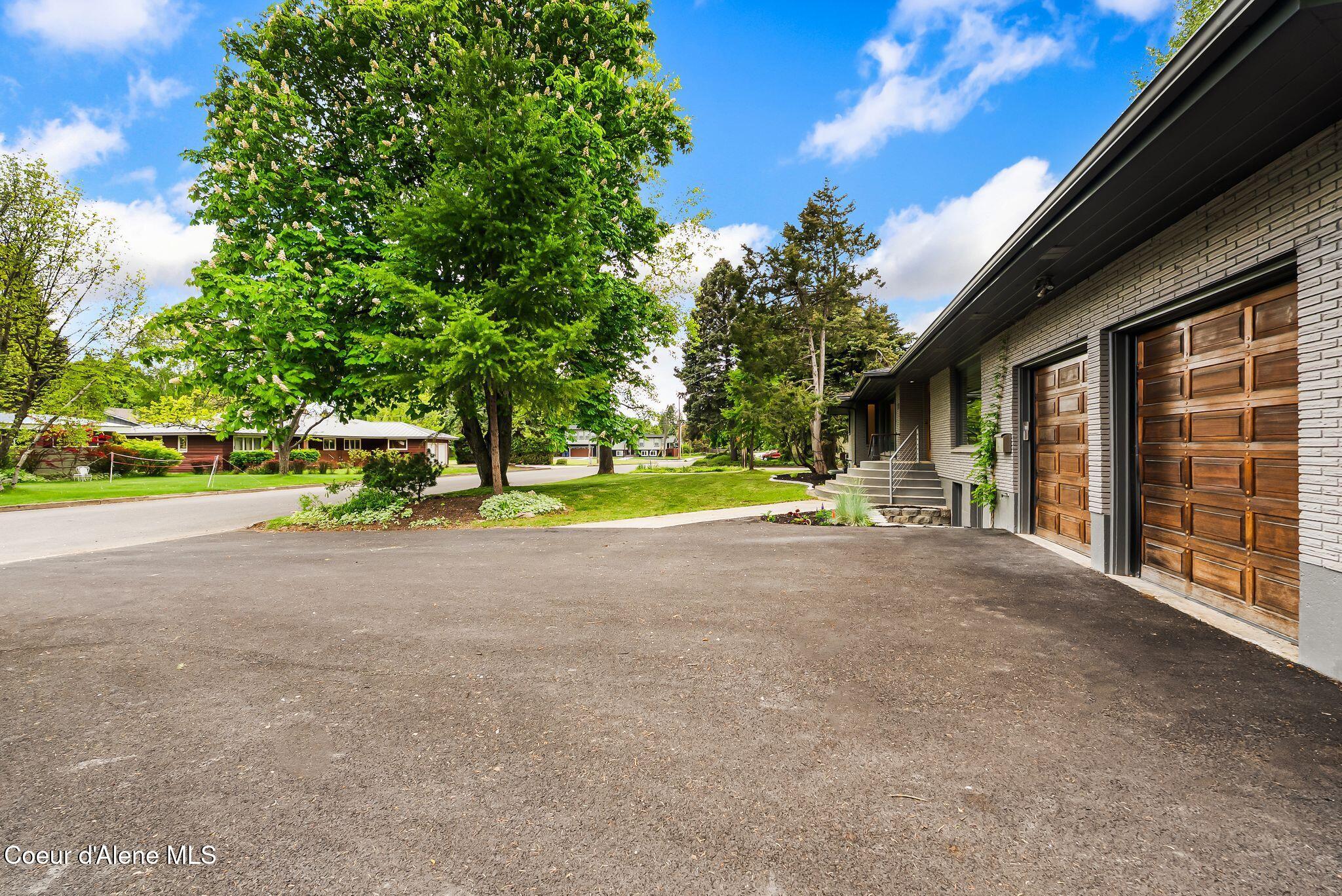 1104 Birch Street Sandpoint, ID 83864 - Photo 74 of 87 Driveway