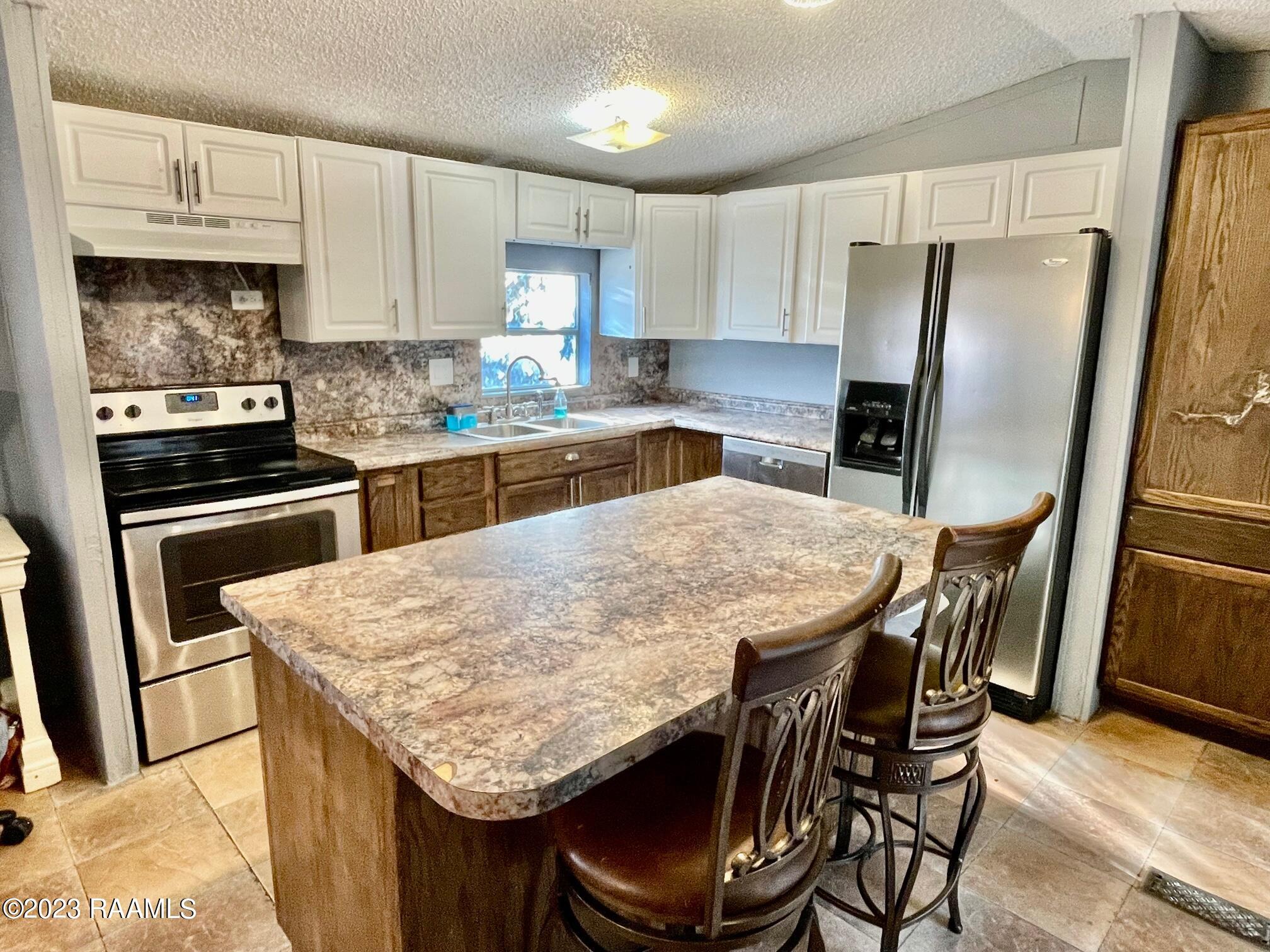 409 Bourque Road Lafayette, LA 70506 - Photo 4 of 16 IMG_4029