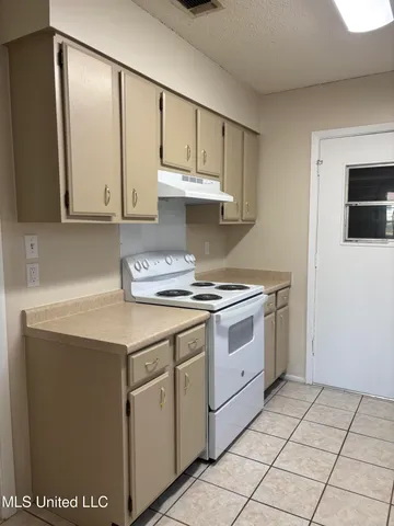 $1,350 | 2606 El Viernes Street, Gautier, MS 39553