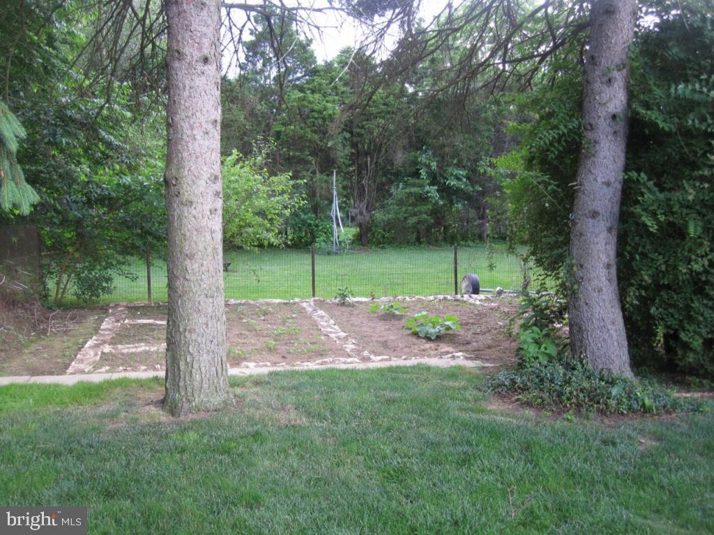 967 Quentin Road Lebanon, PA 17042 - Photo 4 of 16 Gallery Image 4