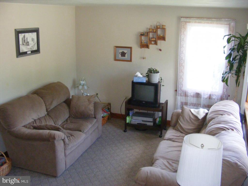 967 Quentin Road Lebanon, PA 17042 - Photo 8 of 16 Gallery Image 8
