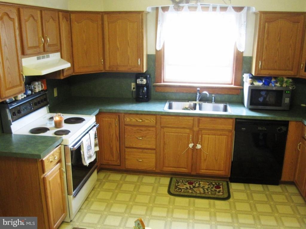967 Quentin Road Lebanon, PA 17042 - Photo 10 of 16 Gallery Image 10