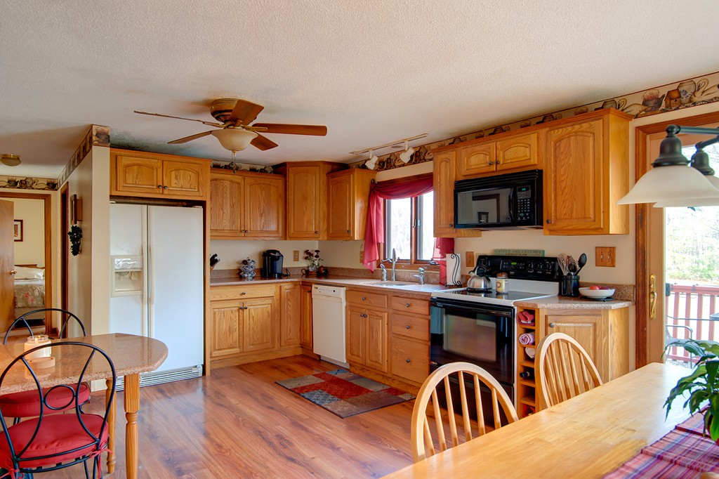 36 Clara Barton Road Oxford, MA 01537 - Photo 3 of 16 Gallery Image 3
