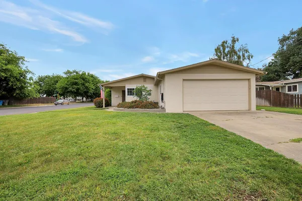 $399,000 | 303 Louis Lane, Colusa, CA 95932