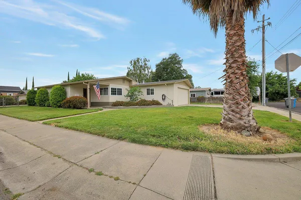 $399,000 | 303 Louis Lane, Colusa, CA 95932