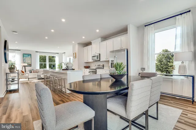 $645,090 | 3809 Shale Ridge Road, Woodbridge, VA 22193