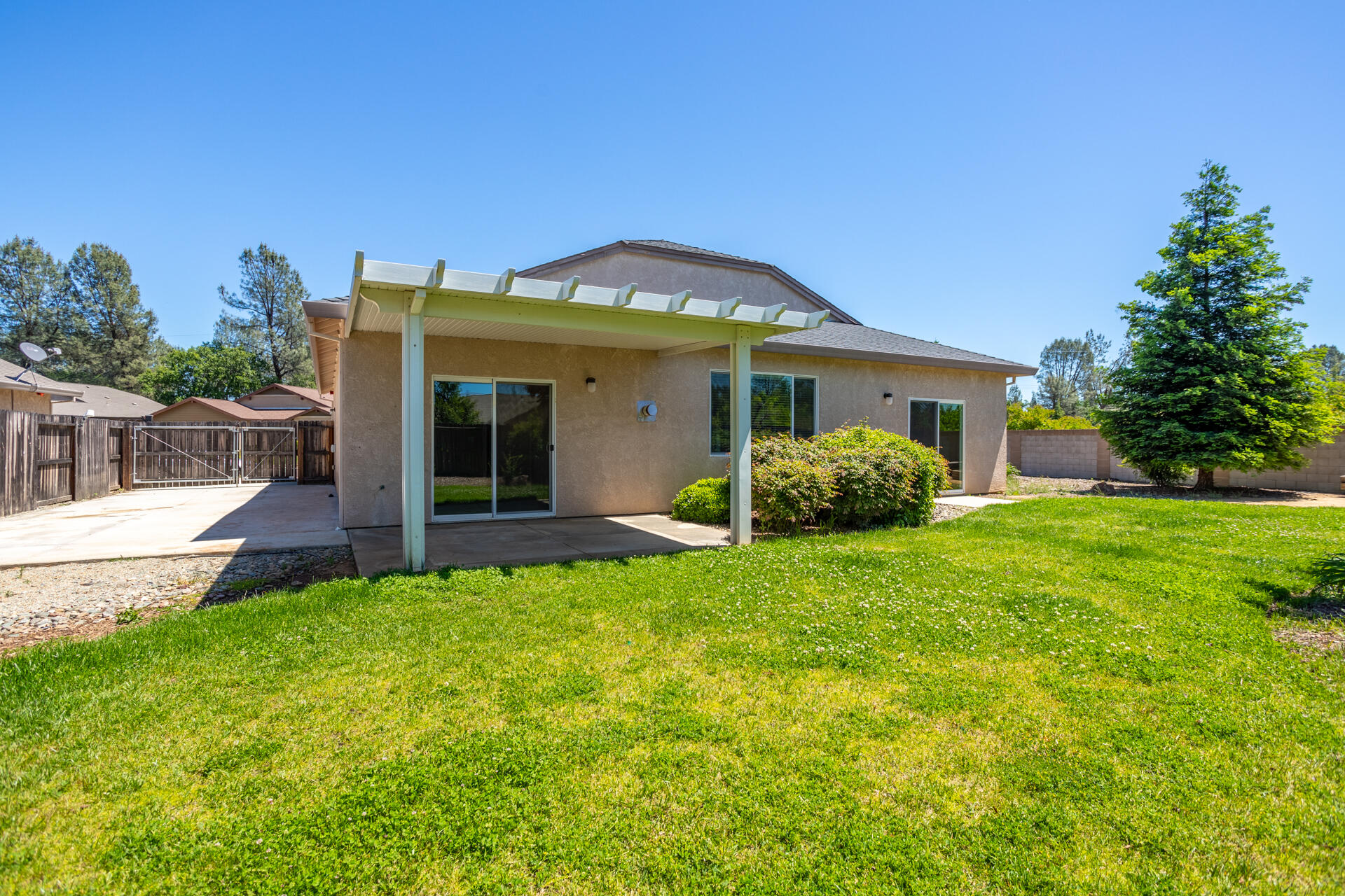 3499 Lemurian Road Redding, CA 96002 - Photo 12 of 15 IMG_6455-HDR