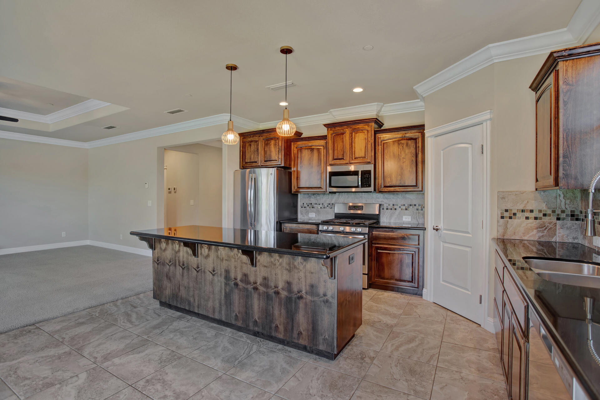 3499 Lemurian Road Redding, CA 96002 - Photo 3 of 15 IMG_6501
