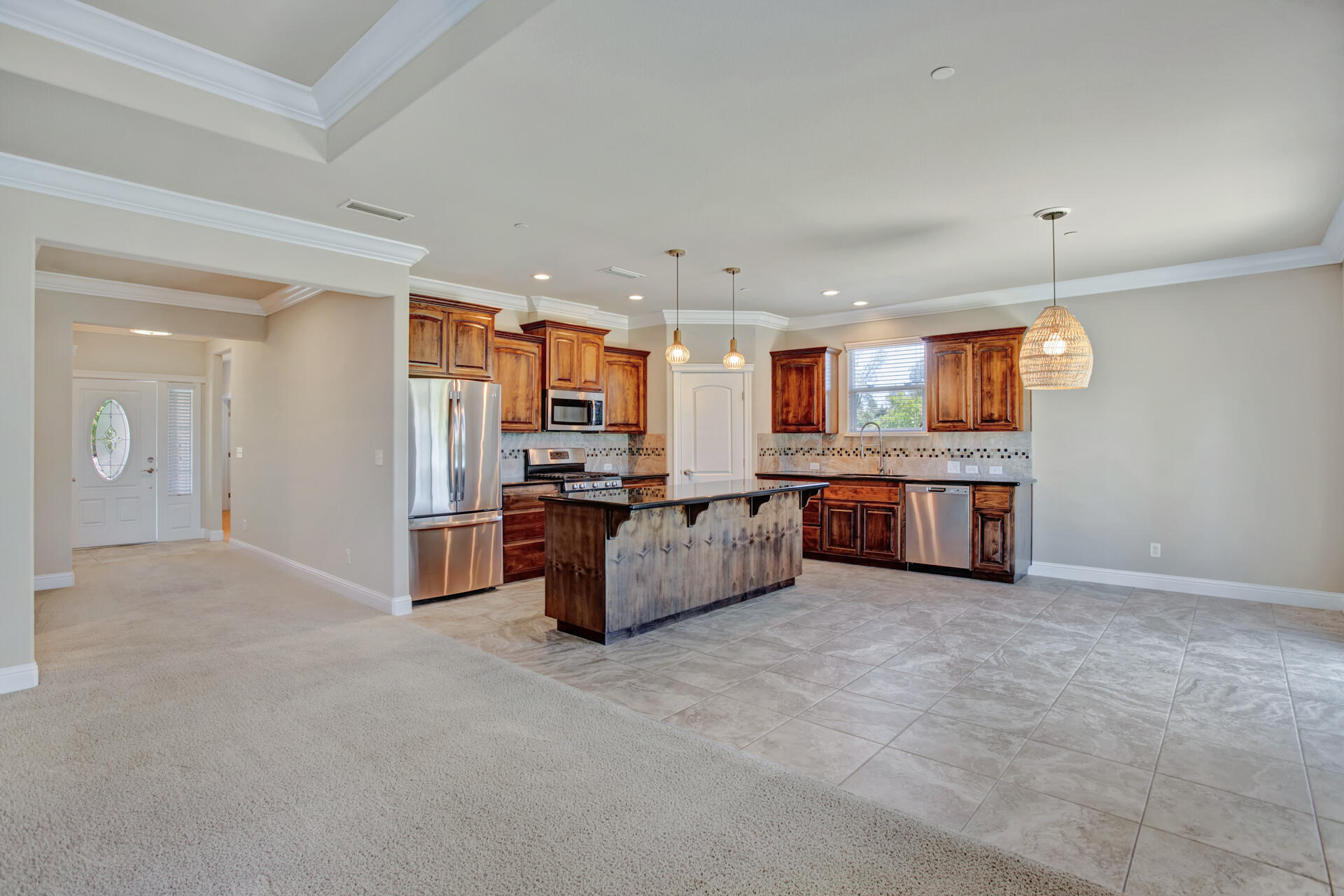 3499 Lemurian Road Redding, CA 96002 - Photo 5 of 15 IMG_6498