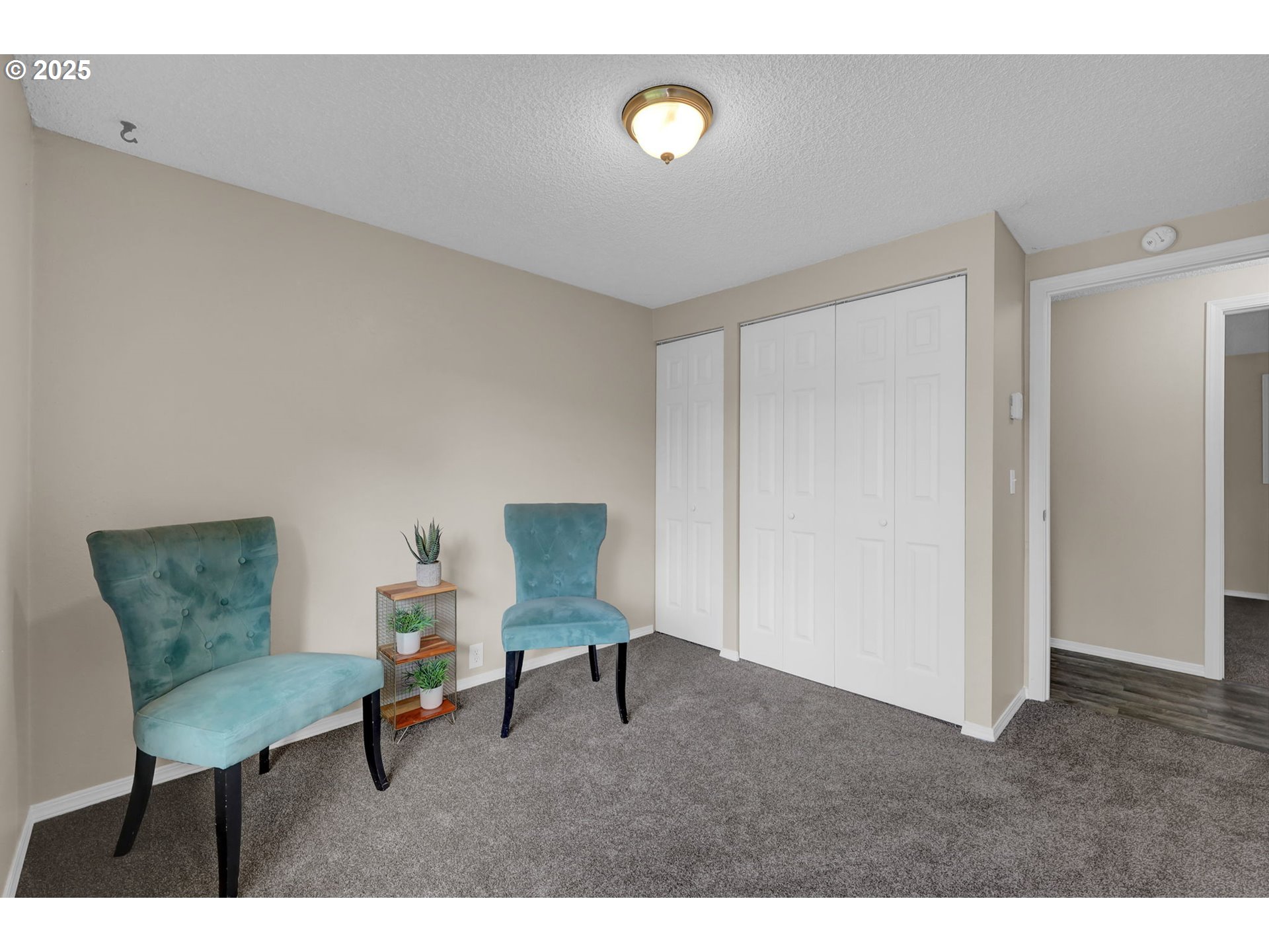 2015 Coventry Way Eugene, OR 97405 - Photo 27 of 48 a workspace with furniture and a wooden floor