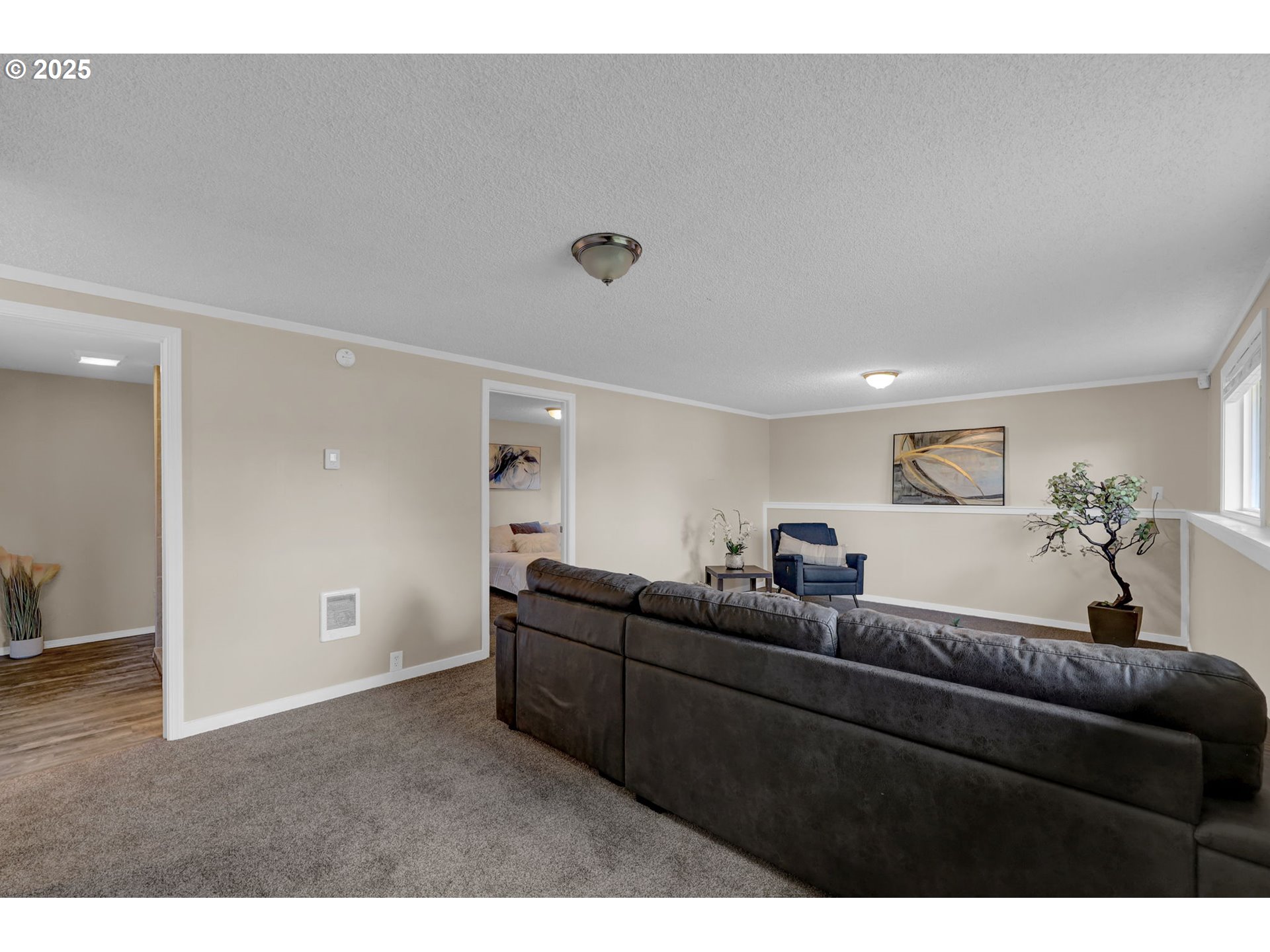 2015 Coventry Way Eugene, OR 97405 - Photo 34 of 48 a living room with furniture and a window