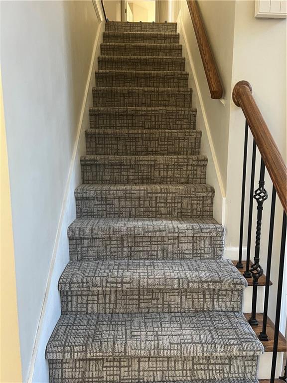 5455 Woodrun Lane Alpharetta, GA 30005 - Photo 26 of 71