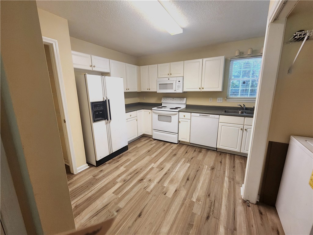 208 Blue Ridge Drive Clemson, SC 29631 - Photo 8 of 28 Kitchen