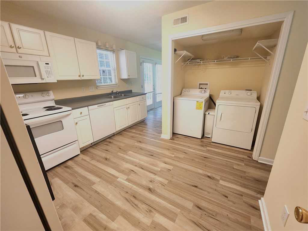 208 Blue Ridge Drive Clemson, SC 29631 - Photo 9 of 28 Kitchen and Laundry