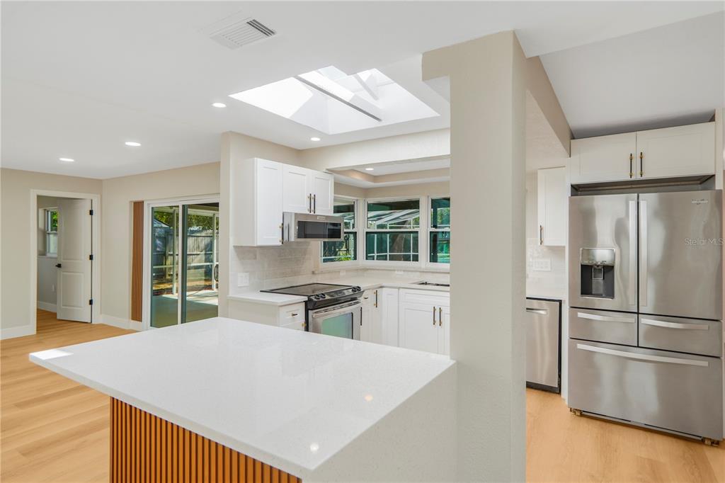 2570 Derbyshire Road Maitland, FL 32751 - Photo 8 of 48