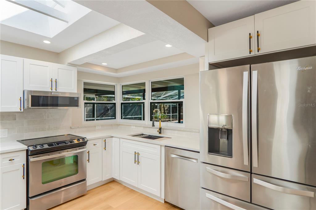 2570 Derbyshire Road Maitland, FL 32751 - Photo 9 of 48