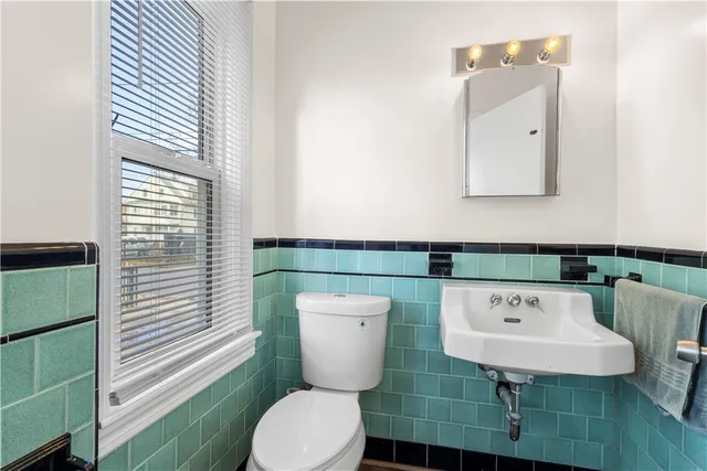 $429,000 | 274 Montgomery Avenue, Cranston, RI 02905