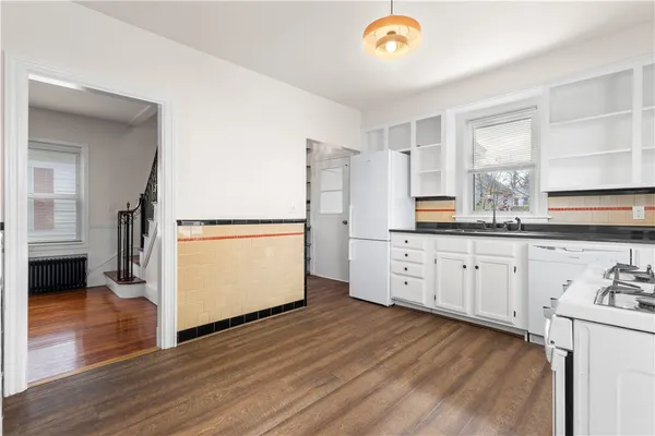 $415,000 | 274 Montgomery Avenue, Cranston, RI 02905