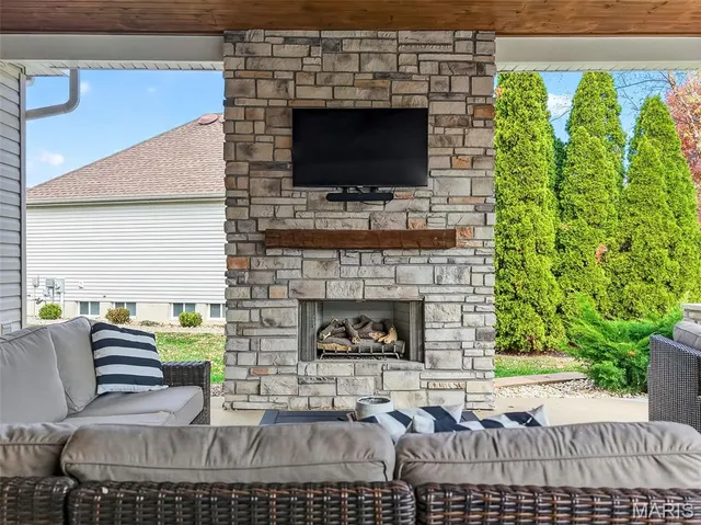 $750,000 | 267 Fairway Green Drive, O'Fallon, MO 63368