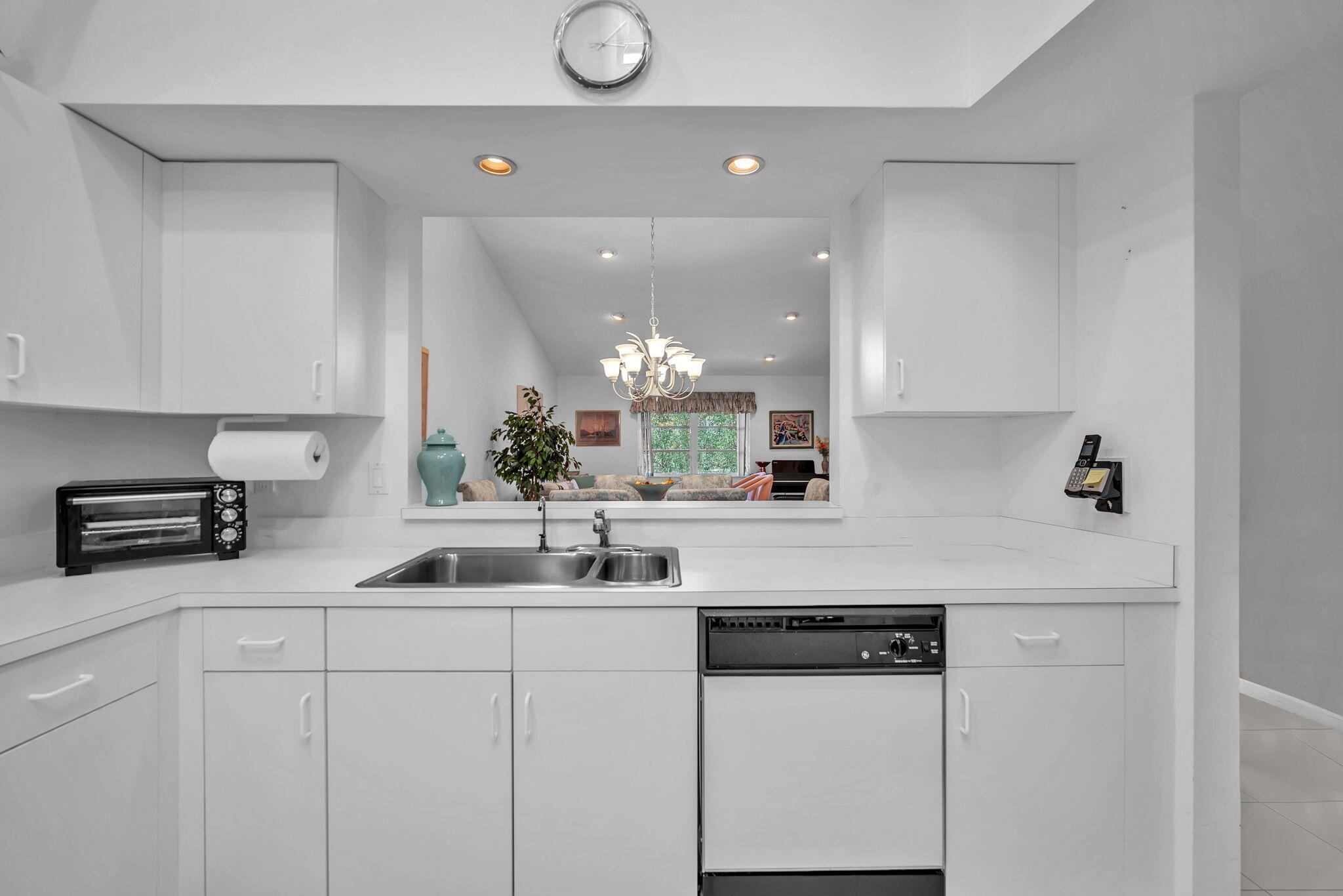 9976 Seacrest Circle, Unit D Boynton Beach, FL 33437 - Photo 7 of 43 37-web-or-mls-DSC08615