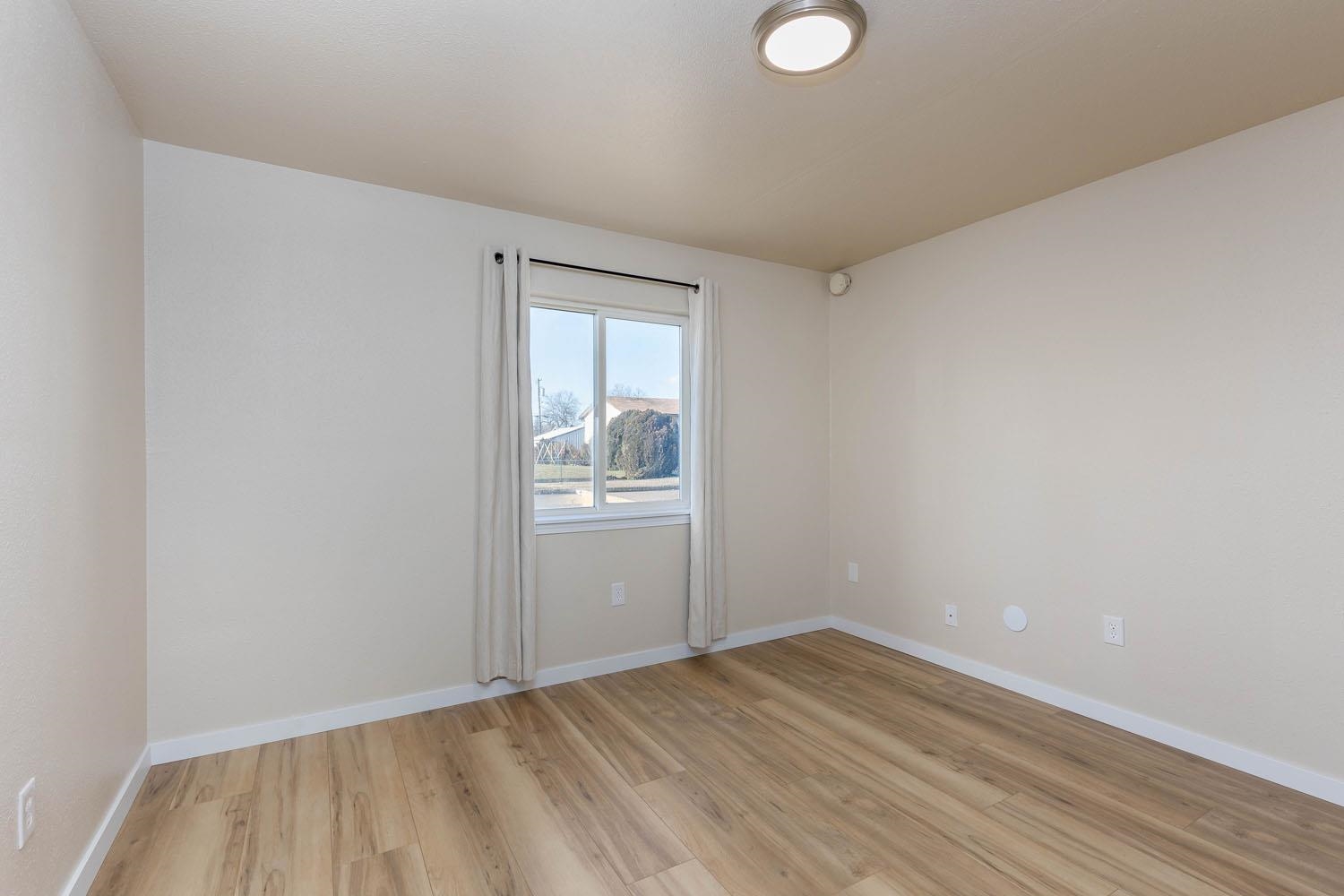 3912 North Napa Street Spokane, WA 99207 - Photo 18 of 34