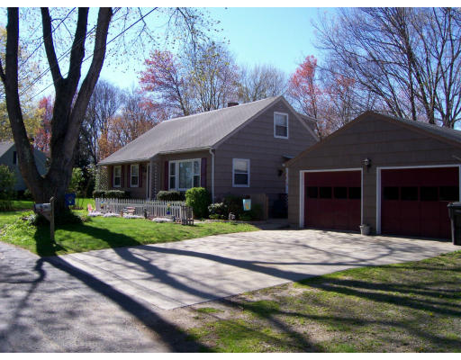 37 Ridgeway Avenue Westfield, MA 01085 - Photo 1 of 12 Gallery Image 1
