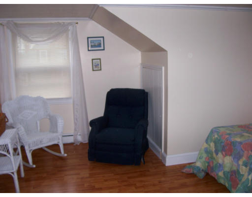 37 Ridgeway Avenue Westfield, MA 01085 - Photo 11 of 12 Gallery Image 11