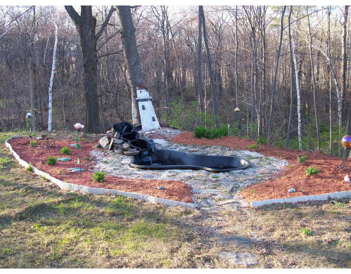 37 Ridgeway Avenue Westfield, MA 01085 - Photo 3 of 12 Gallery Image 3