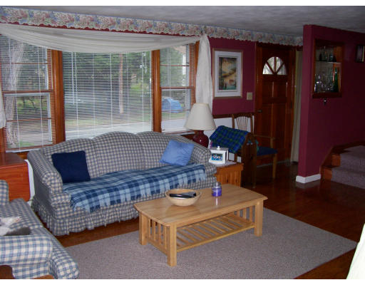 37 Ridgeway Avenue Westfield, MA 01085 - Photo 5 of 12 Gallery Image 5