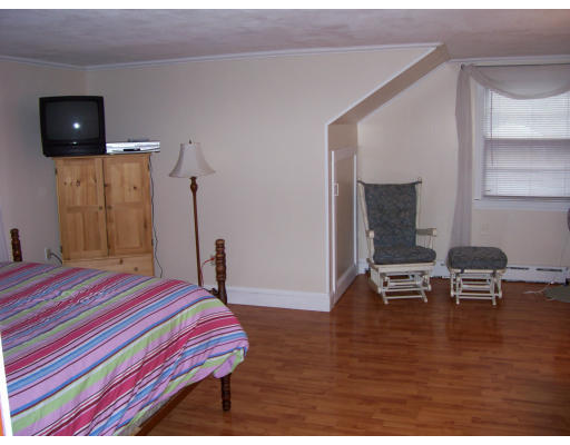 37 Ridgeway Avenue Westfield, MA 01085 - Photo 6 of 12 Gallery Image 6