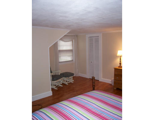 37 Ridgeway Avenue Westfield, MA 01085 - Photo 8 of 12 Gallery Image 8