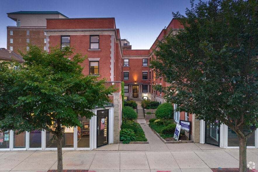 716 Clark Street, Unit 1W Evanston, IL 60201 - Photo 1 of 7