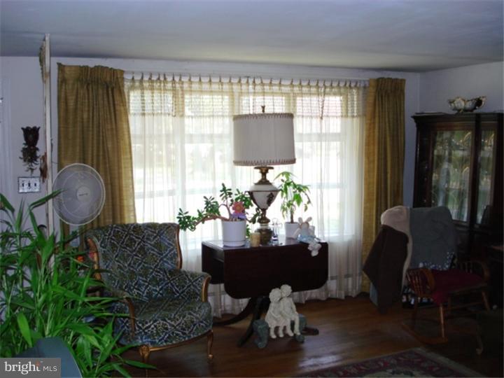 52 Ranoldo Terrace Cherry Hill, NJ 08034 - Photo 20 of 25 Living Room