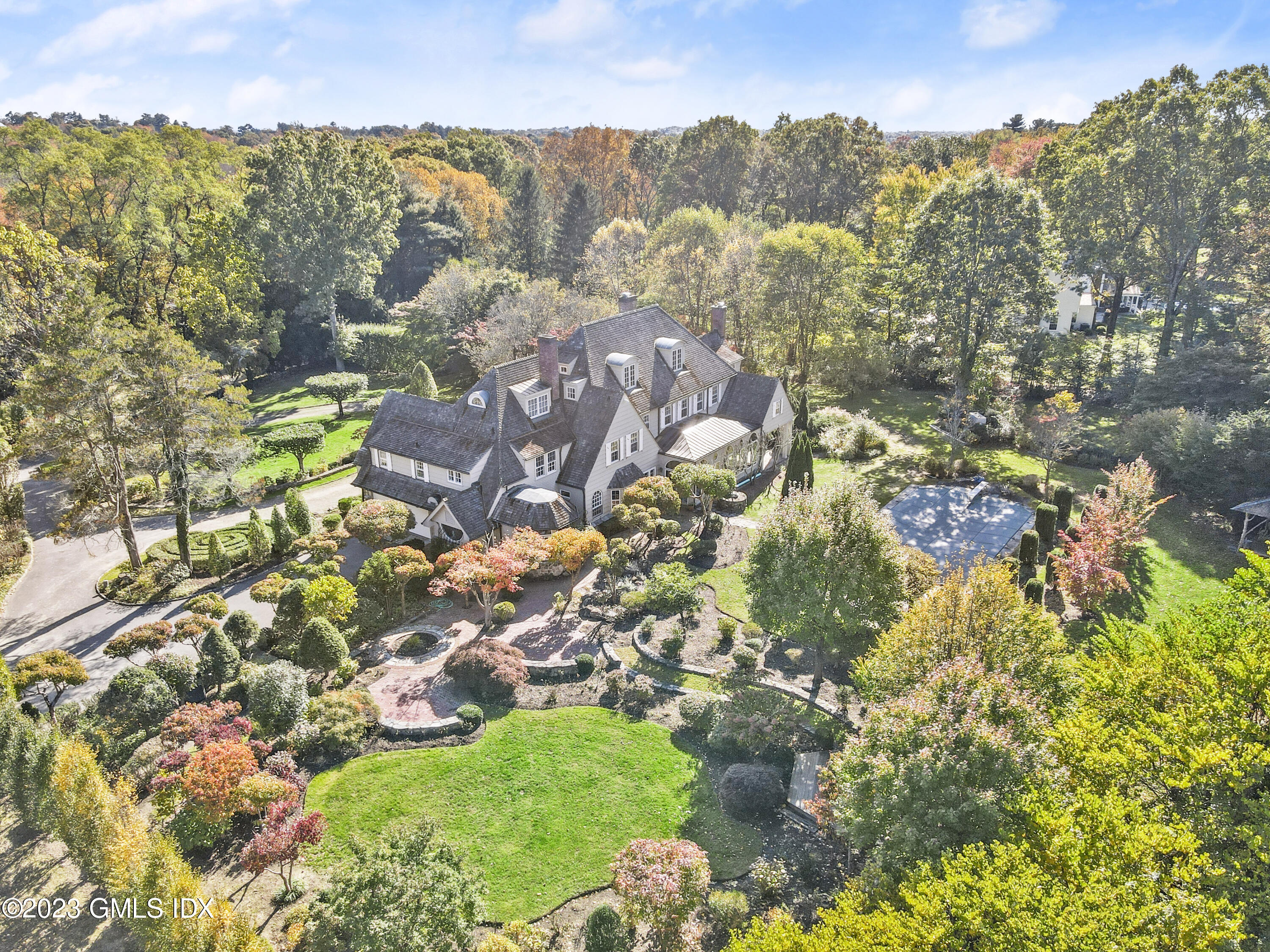 736 Lake Avenue Greenwich, CT 06830 - Photo 2 of 9 a view of a city