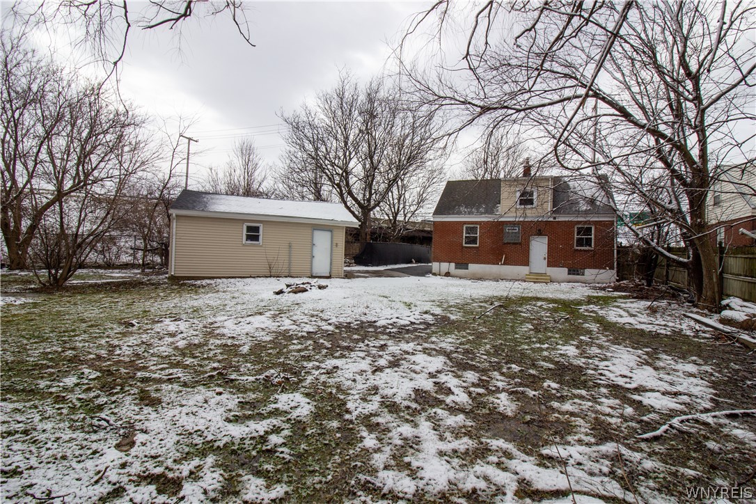 393 Beach Road Cheektowaga, NY 14225 - Photo 6 of 27